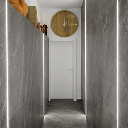 Gallery View Daire Split